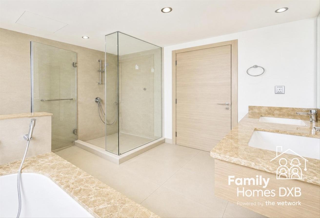 Vacant Now | Heated & Chilled Pool | Easy to View photo 10