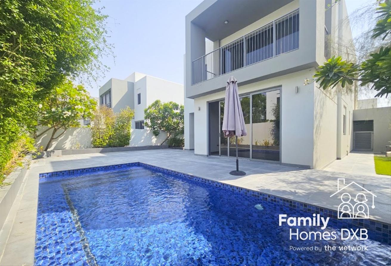 Vacant Now | Heated & Chilled Pool | Easy to View photo 2