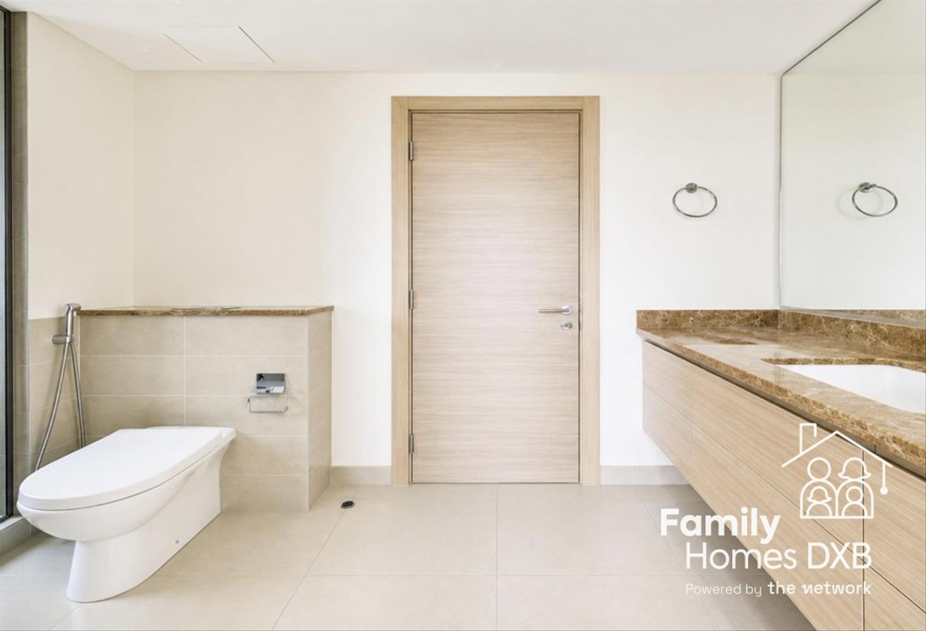 Vacant Now | Heated & Chilled Pool | Easy to View photo 11