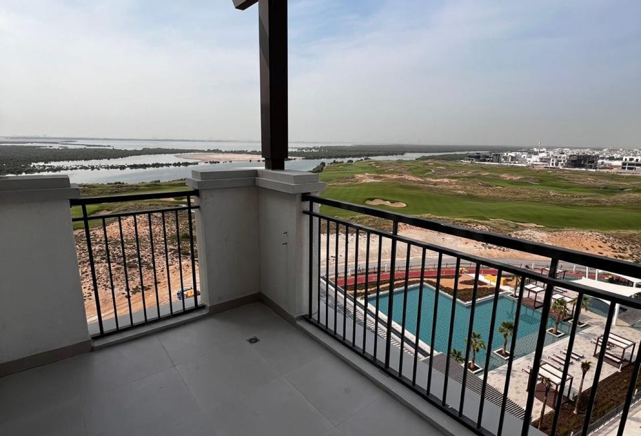 Elegant 2BR+M | Furnished | Stunning Views
