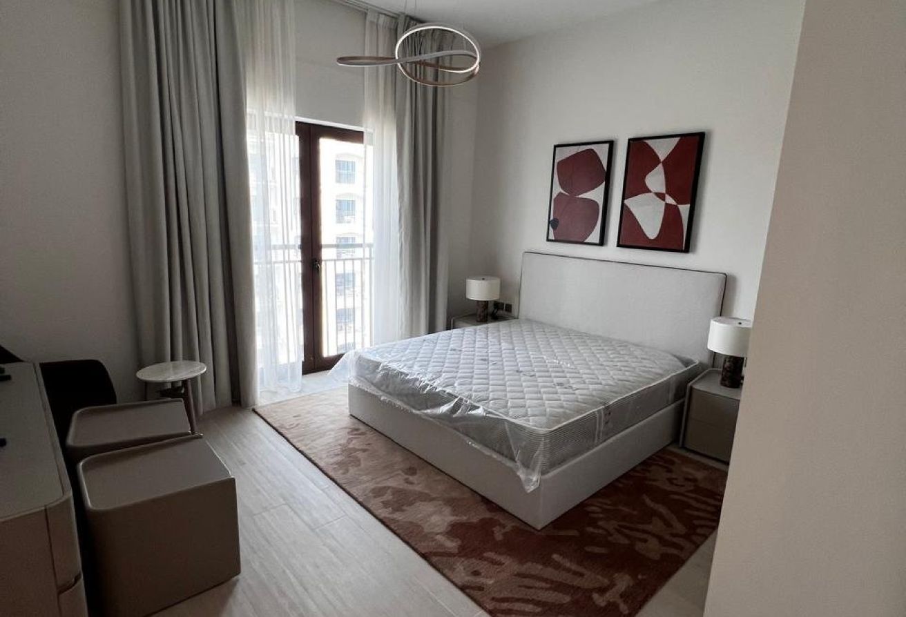 Elegant 2BR+M | Furnished | Stunning Views
