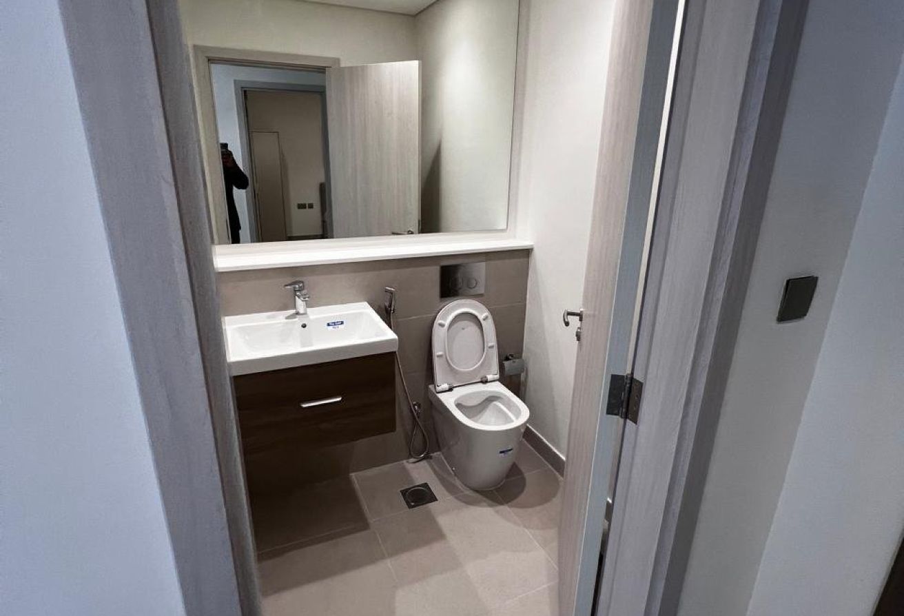 Elegant 2BR+M | Furnished | Stunning Views