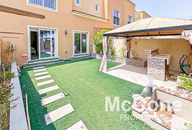 Spacious | Single Row | Near Park