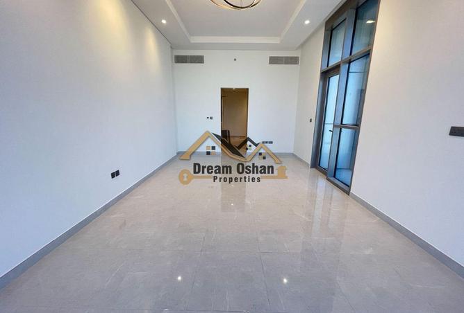 100823035 - Property Image 3