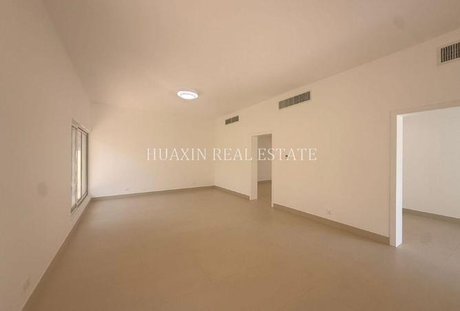 56958213 - Property Image 3