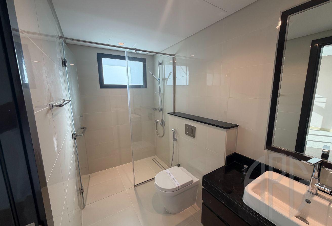 Luxury 6BR Villa | Brand New | Corner Plot photo 10