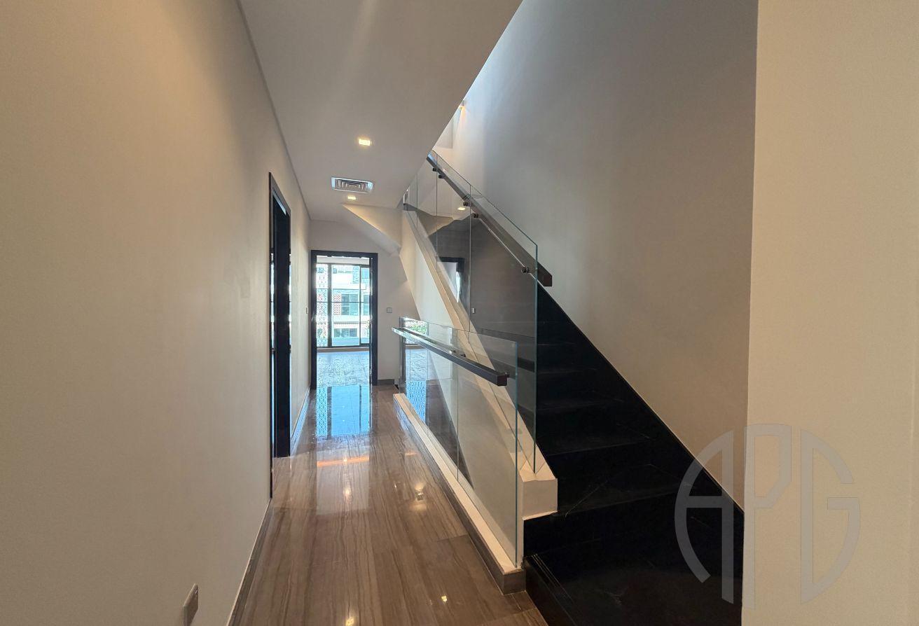 Luxury 6BR Villa | Brand New | Corner Plot photo 6