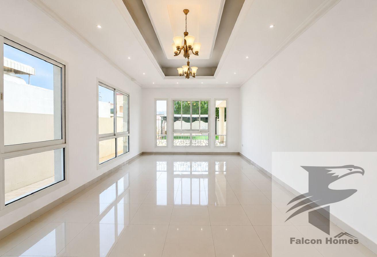 Spacious 4BR Villa with Garden Area photo 6