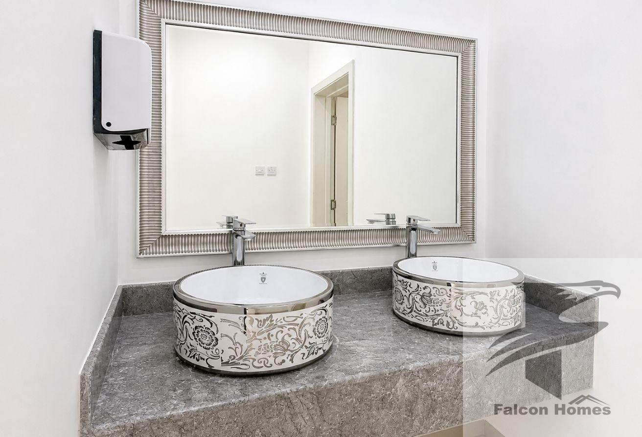 Spacious 4BR Villa with Garden Area photo 9