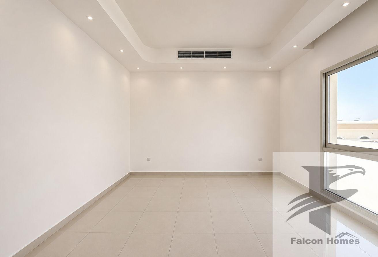 Spacious 4BR Villa with Garden Area photo 13