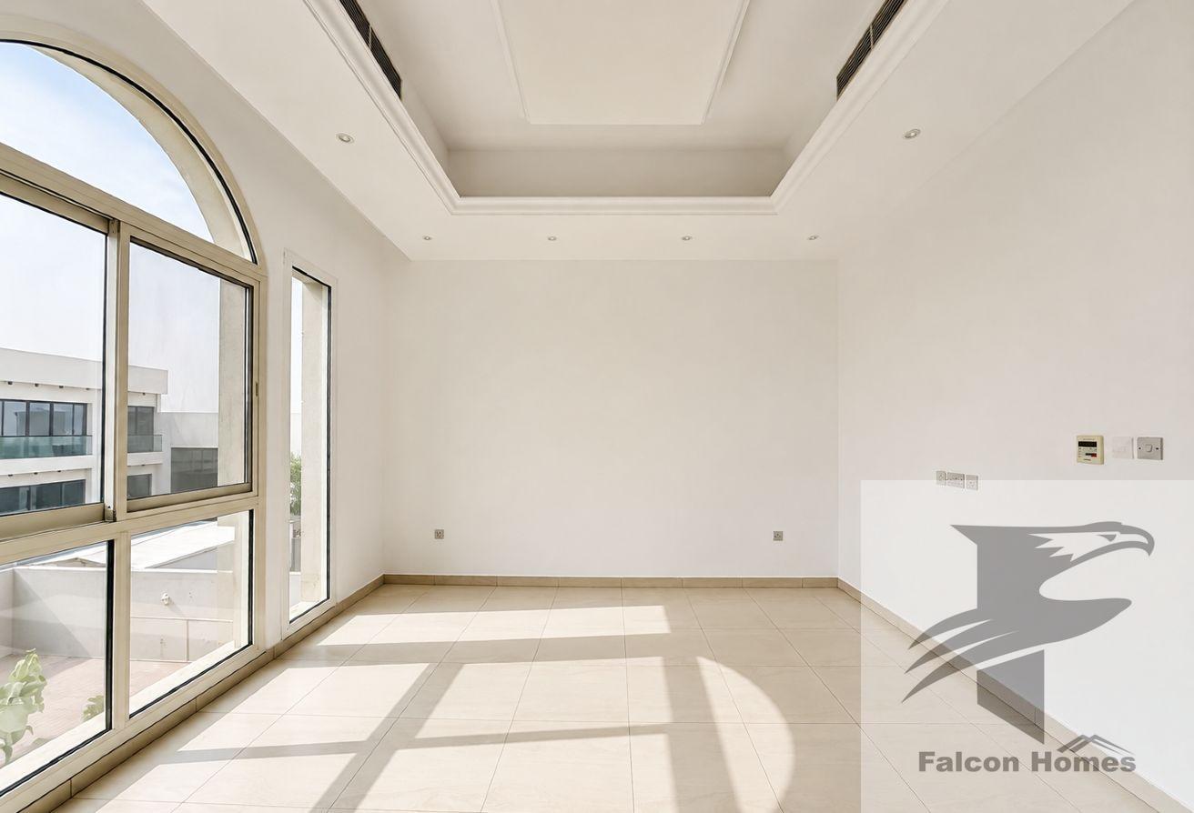 Spacious 4BR Villa with Garden Area photo 18