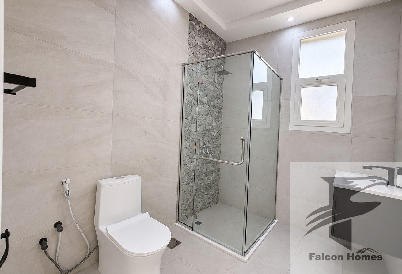 Spacious 4BR Villa with Garden Area photo 14