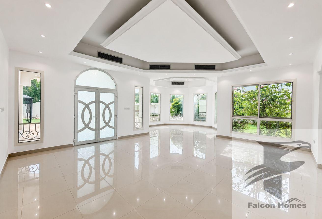 Spacious 4BR Villa with Garden Area photo 4