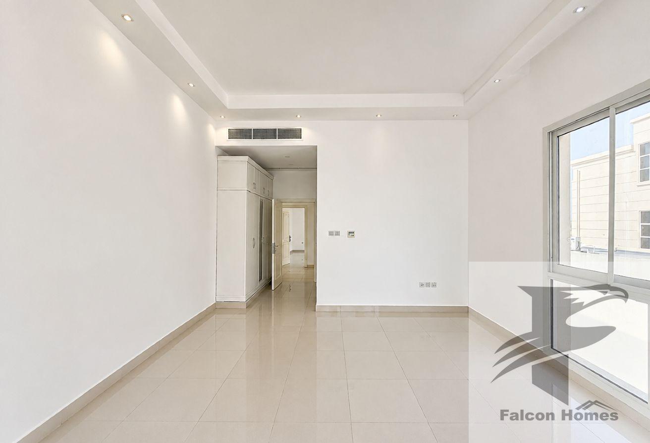 Spacious 4BR Villa with Garden Area photo 11