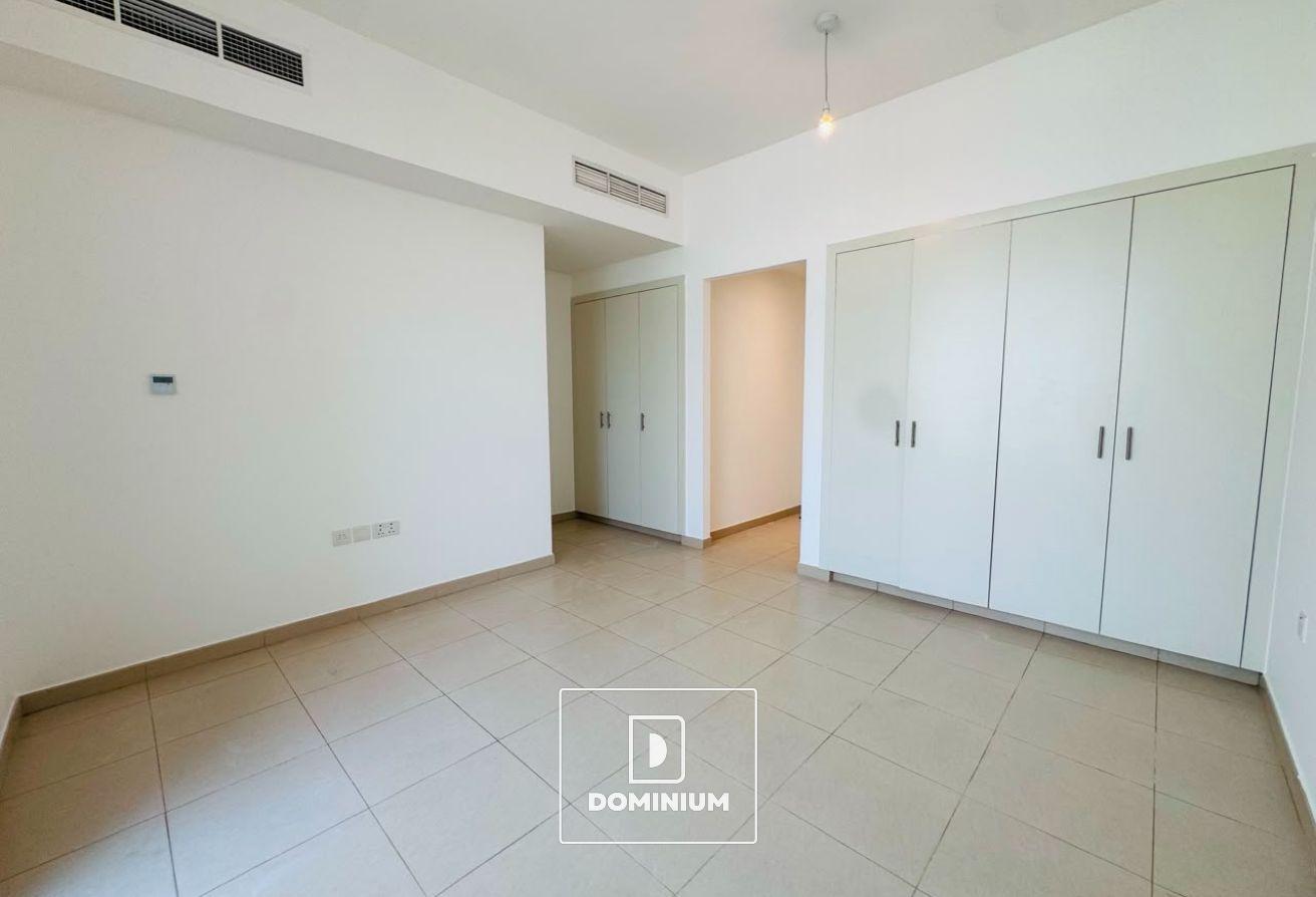 PRIME LOCATION | POOL | READY TO MOVE photo 13
