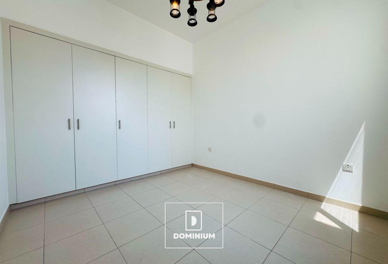 PRIME LOCATION | POOL | READY TO MOVE photo 15