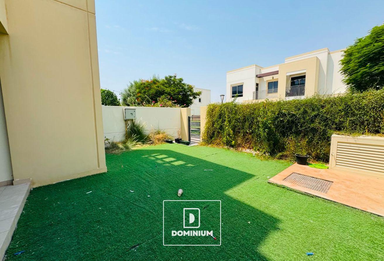 PRIME LOCATION | POOL | READY TO MOVE photo 10