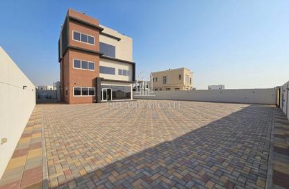 Villa - 4 - 5 for rent in Al Aweer 1 - Al Aweer - Dubai