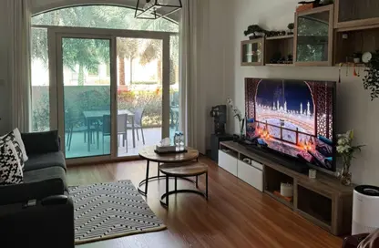 شقة - غرفة نوم - 2 حمامات للايجار في قرية الخليج - الغدير - أبوظبي