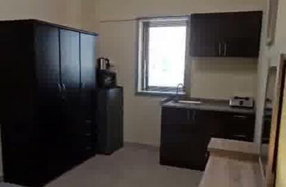 Apartment - Studio - 1 Bathroom for rent in Al Rumailah building - Al Rumailah 2 - Al Rumaila - Ajman