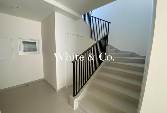 Negotiable | Single Row | Available Now photo 3