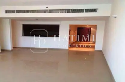 شقة - غرفة نوم - 2 حمامات للايجار في تفريعة القنال 1 - أبراج الجولف - مدينة دبي الرياضية - دبي