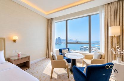 Apartment - Studio - 1 for rent in The Palm Tower - Palm Jumeirah - Dubai