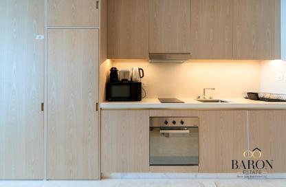 Apartment - Studio - 1 for rent in The Palm Tower - Palm Jumeirah - Dubai