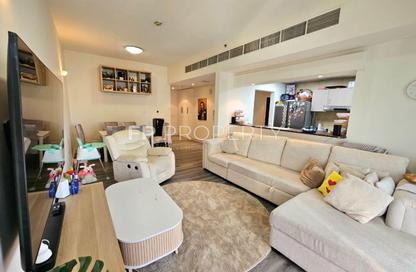 Apartment - 2 Bedrooms - 3 Bathrooms for sale in Hub Canal 2 - Hub Golf View Apartments - Dubai Sports City - Dubai