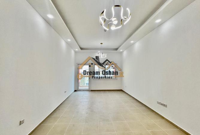 Studio Apartment with Balcony in Silicon Oasis photo 2