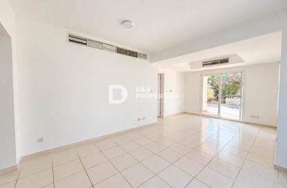 Townhouse - 3 - 2 for rent in Springs 11 - The Springs - Dubai