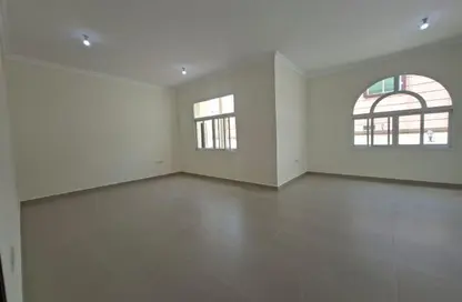 فيلا - 4 غرف نوم - 5 حمامات للايجار في مدينة محمد بن زايد - أبوظبي فيلا - 4 غرف نوم - 5 حمامات للايجار في مدينة محمد بن زايد - أبوظبي