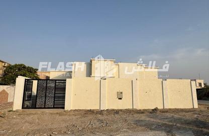 Villa - 3 - 5 for sale in Julfar - Ras Al Khaimah
