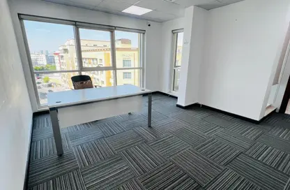 مكتب - 4 حمامات للايجار في النصر بلازا - عود ميثاء - بر دبي - دبي