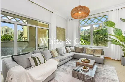 Apartment - 3 Bedrooms - 4 Bathrooms for rent in Abu Keibal - Shoreline Apartments - Palm Jumeirah - Dubai