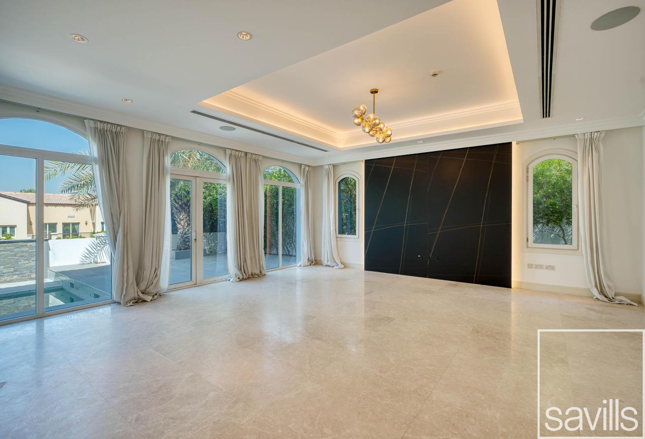 Vacant | Spacious Layout | Garden Views photo 6