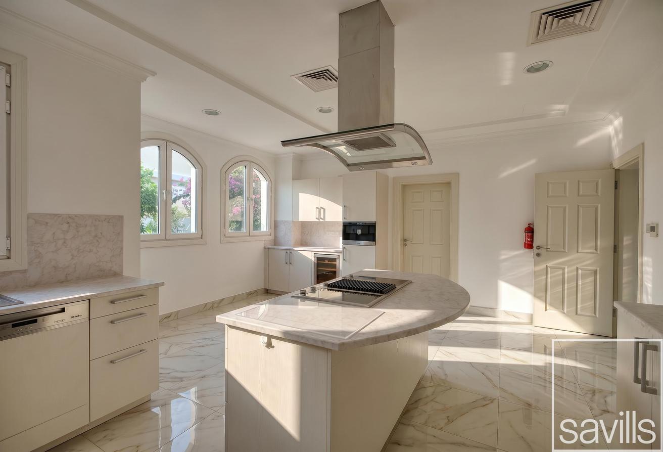 Vacant | Spacious Layout | Garden Views photo 9