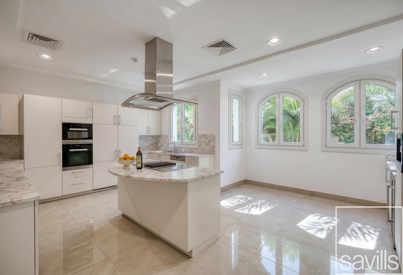Vacant | Spacious Layout | Garden Views photo 8