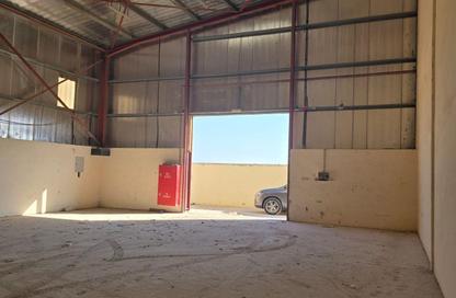 Warehouse - Studio - 1 Bathroom for rent in Umm Al Thuoob - Umm Al Quwain