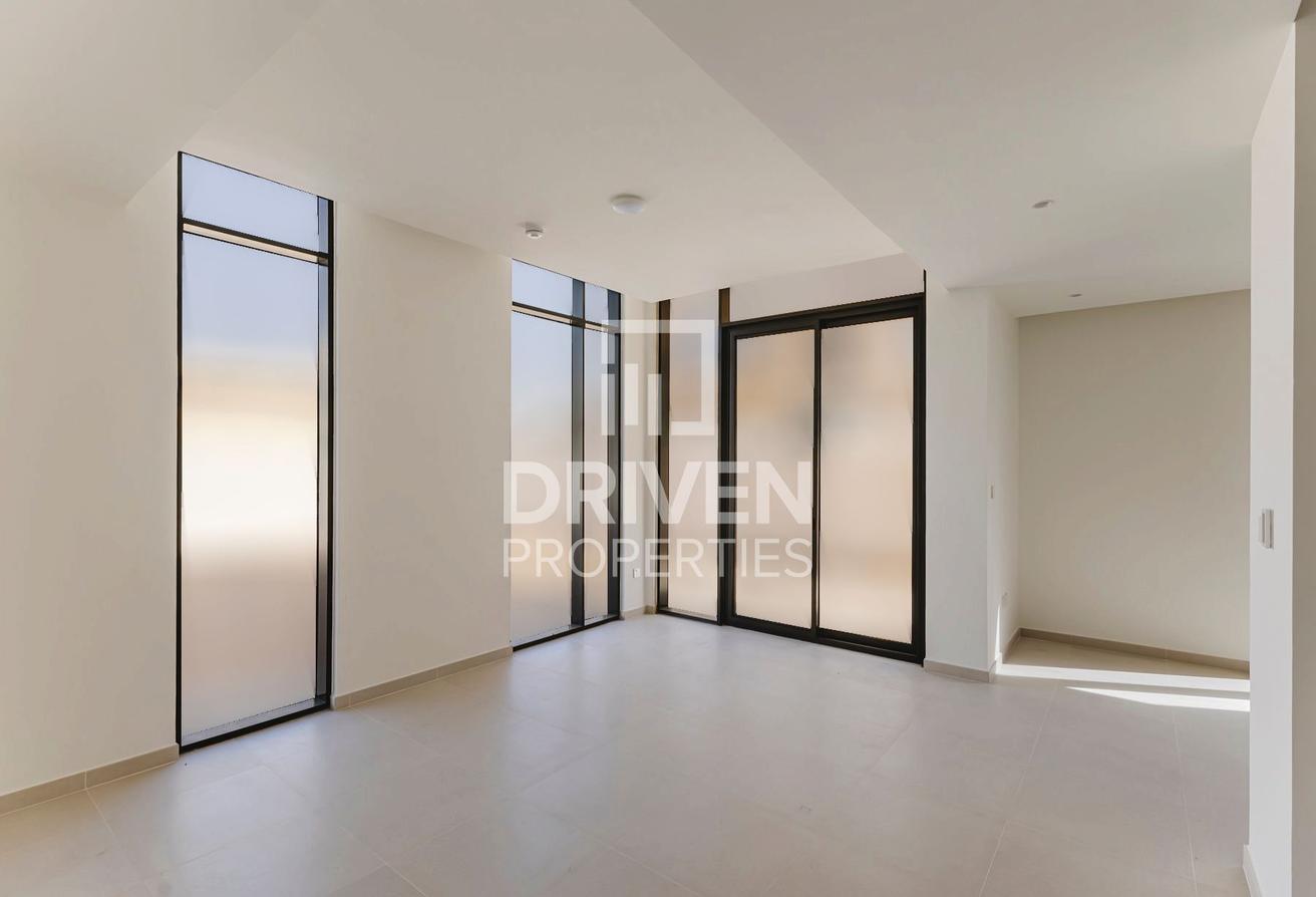 Chiller Free | Landscaped Garden | Furnished photo 3