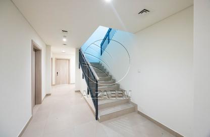 Villa - 4 - 5 for sale in Fay Al Reeman II - Al Shamkha - Abu Dhabi