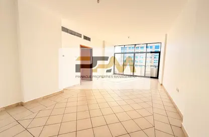 Apartment - 3 Bedrooms - 2 Bathrooms for rent in Hamdan Street - Abu Dhabi