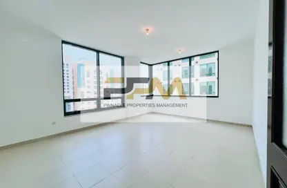 شقة - 2 غرف نوم - 2 حمامات للايجار في شارع حمدان - أبوظبي