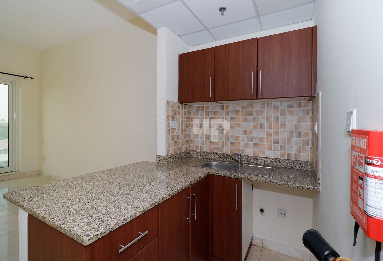 Prime Location | Unfurnished | Good Price photo 8
