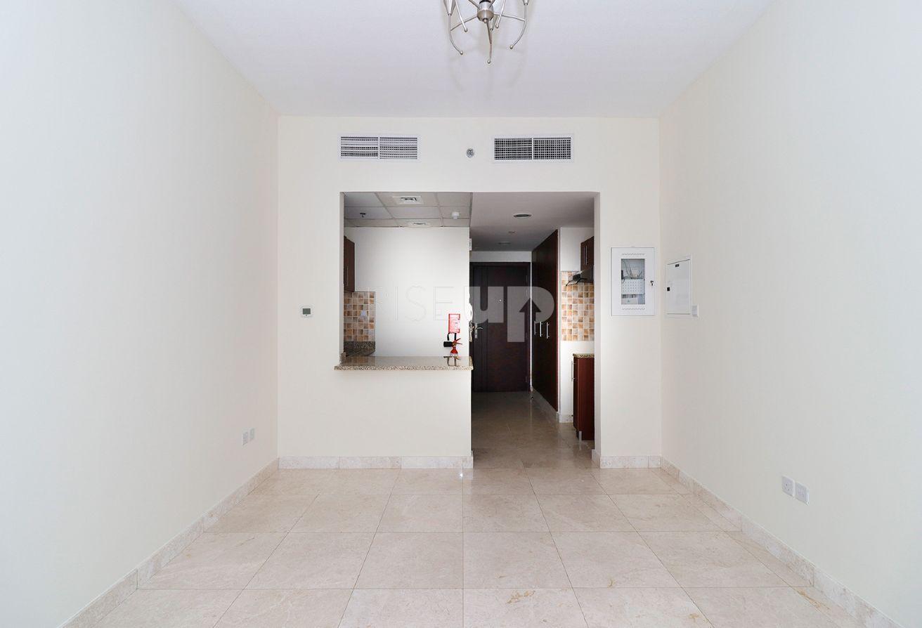 Prime Location | Unfurnished | Good Price photo 5