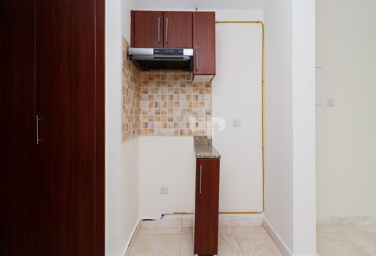 Prime Location | Unfurnished | Good Price photo 9