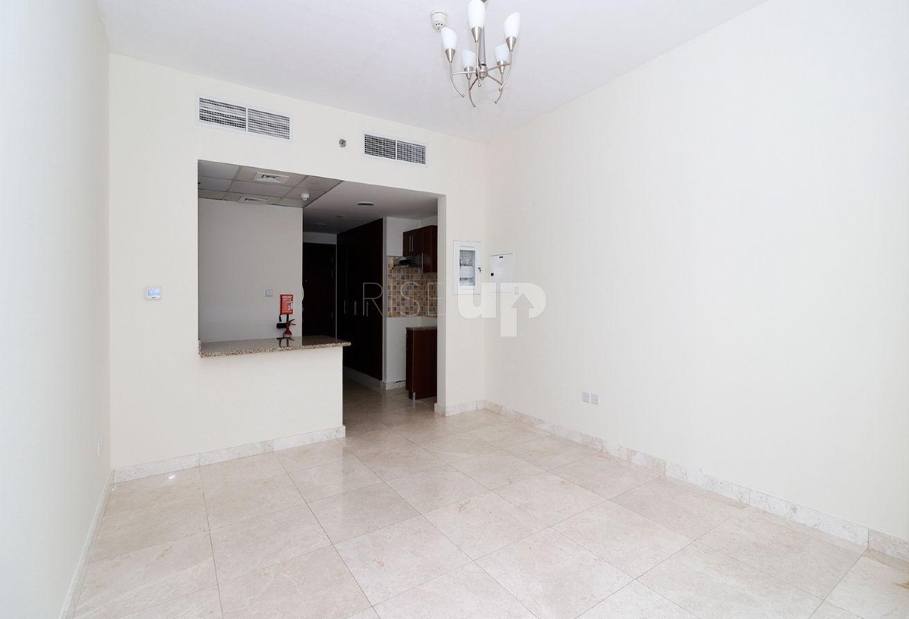 Prime Location | Unfurnished | Good Price photo 4
