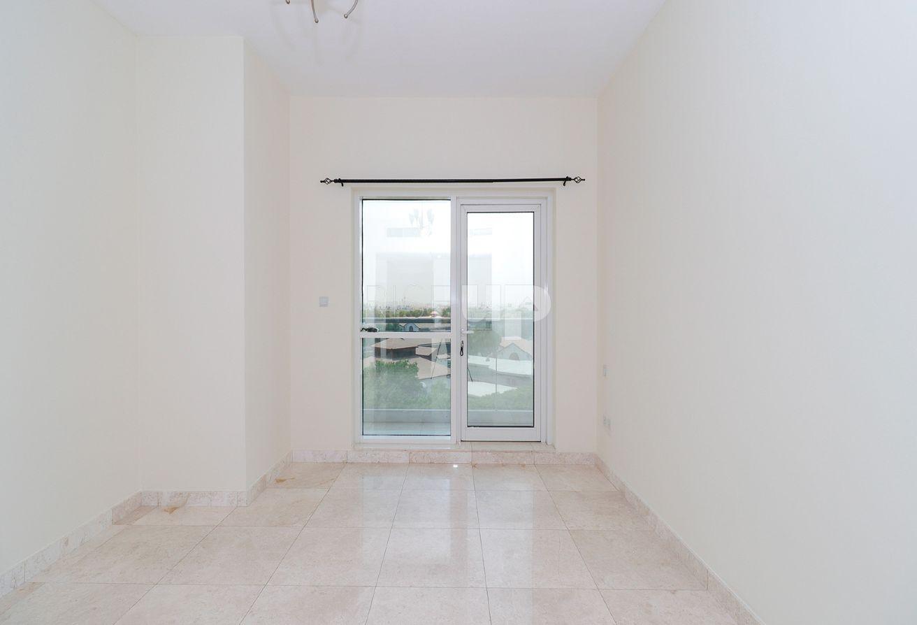 Prime Location | Unfurnished | Good Price photo 3