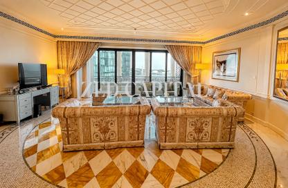 Apartment - 3 Bedrooms - 4 Bathrooms for rent in Palazzo Versace - Culture Village - Dubai