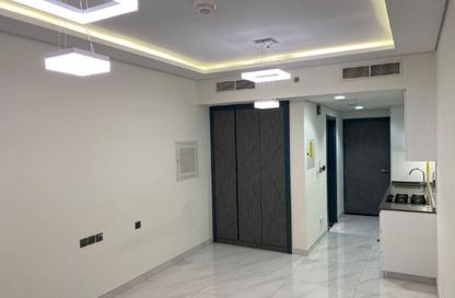 Apartment - Studio - 1 Bathroom for rent in Samana Golf Avenue - Dubai Studio City - Dubai